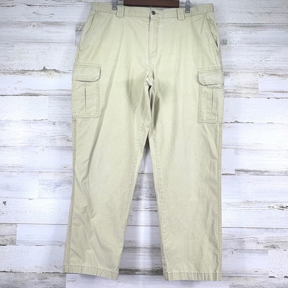 Mens LL Bean Beige Cargo Pants Relaxed Fit Outdoor Casual Size 40x30 - Picture 1 of 10